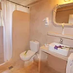 酒店 瓦西莉基湾酒店 3*