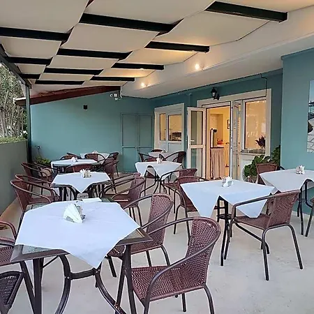 瓦西莉基湾酒店 3* 瓦西利基