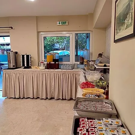 瓦西莉基湾酒店 酒店 3*