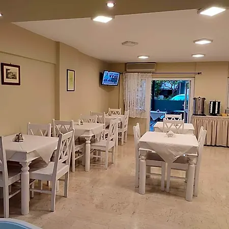 酒店 瓦西莉基湾酒店 3*